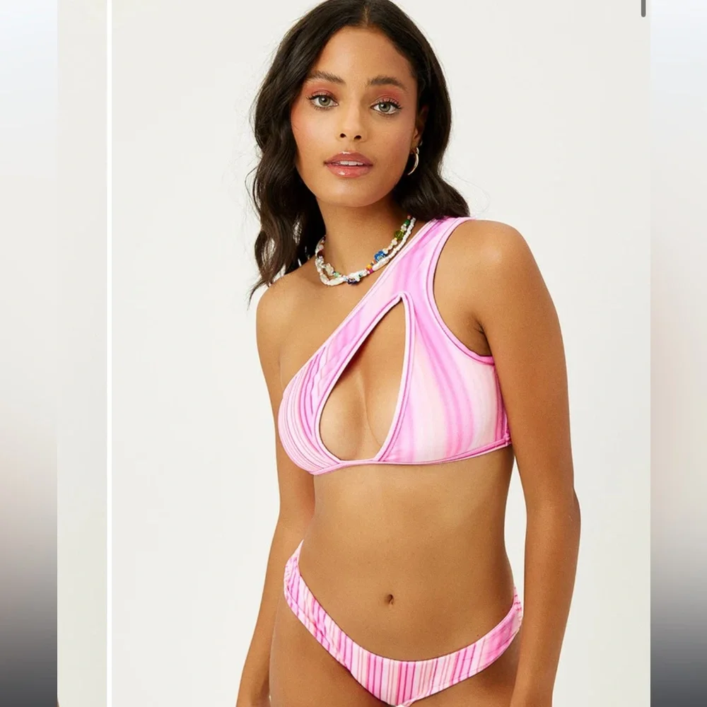Frankies Bikinis Katrina velvet Bikini top large